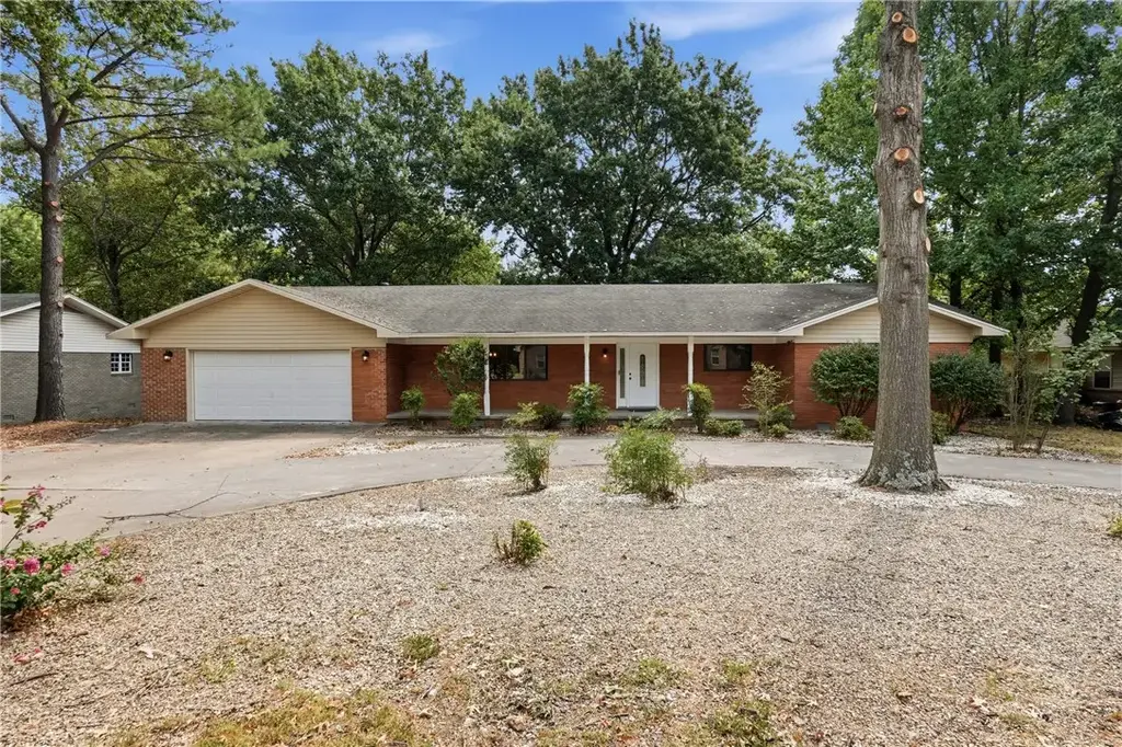 2395 Mount Olive Street, Siloam Springs