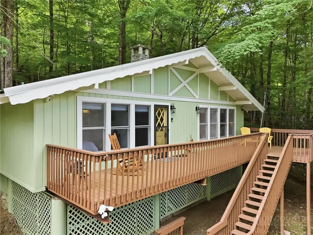 242 Charter Hills Road, Beech Mountain