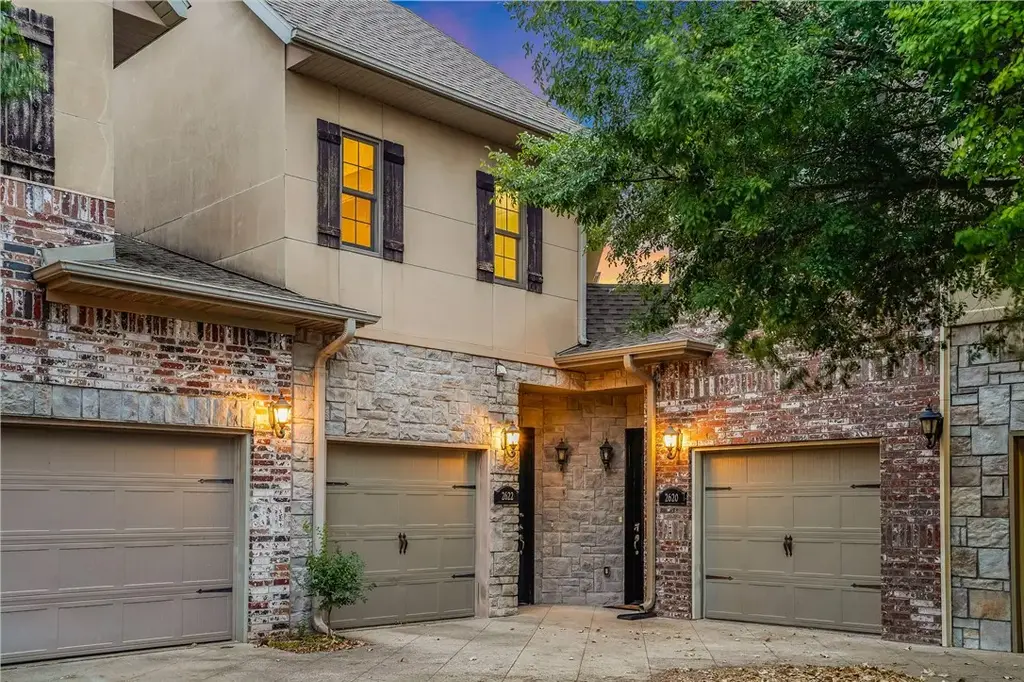 2622 S Everest Avenue, Rogers