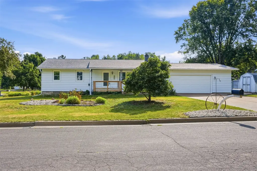 3025 Glenhaven Place, Eau Claire