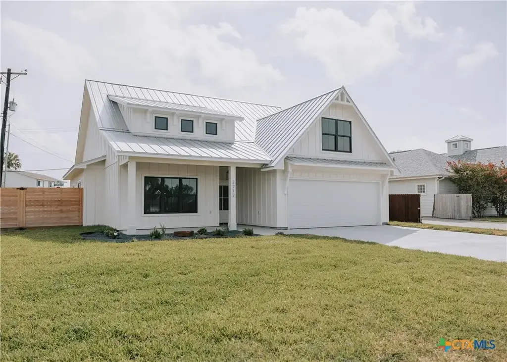 2717 Lakeview Drive, Rockport