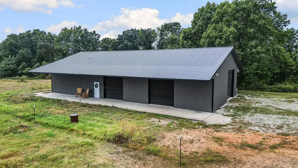 4365 Farm Rd. 2290, Seligman