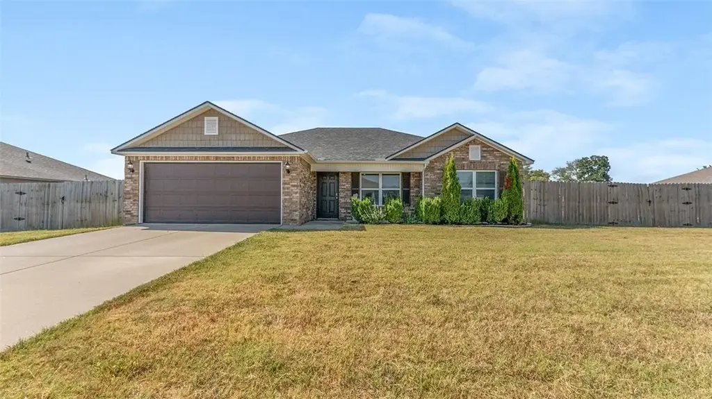 825 Nw 67th Avenue, Bentonville