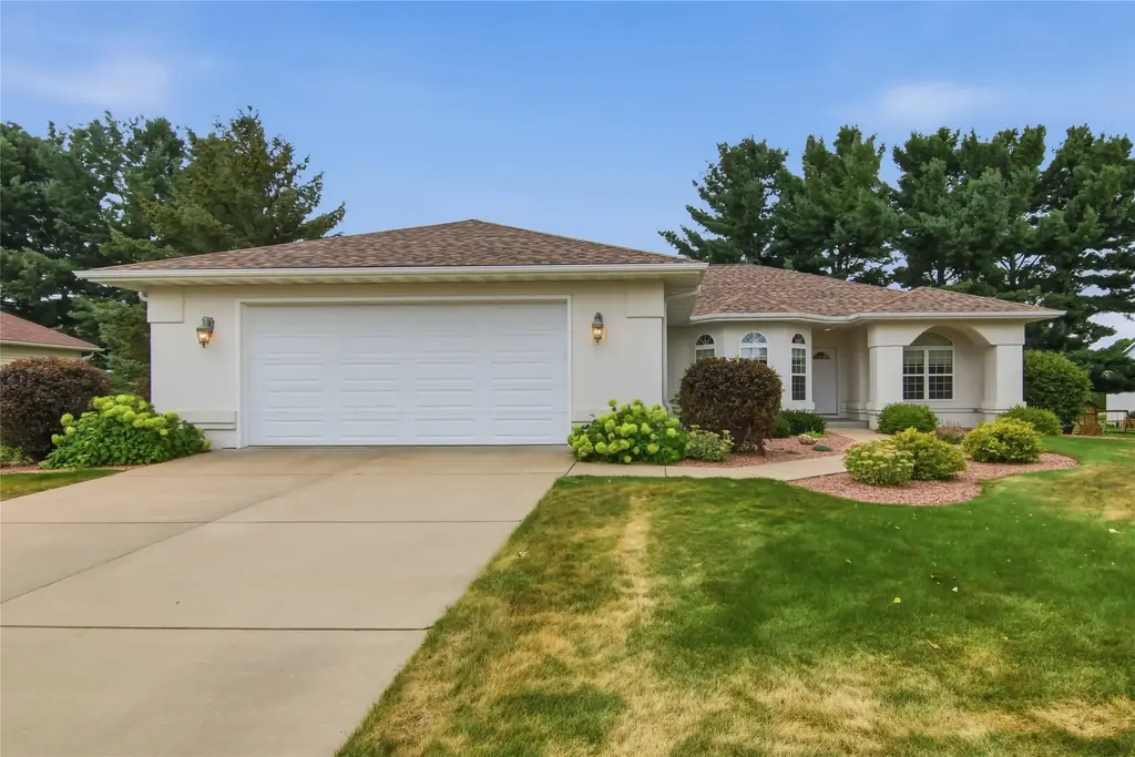 1807 Pine Park Drive, Eau Claire