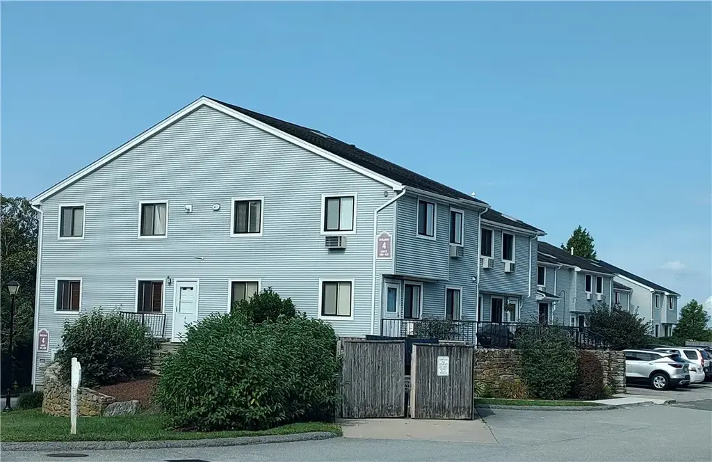 66 Girard Ave # 417, Newport