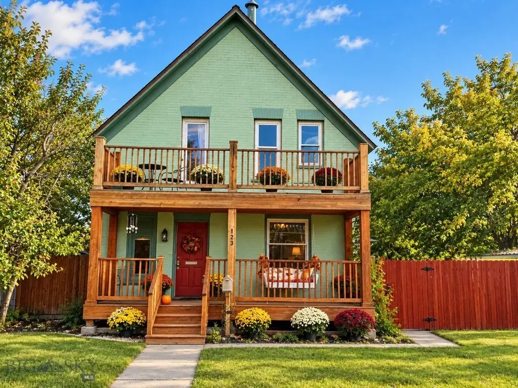 123 S E Street, Livingston