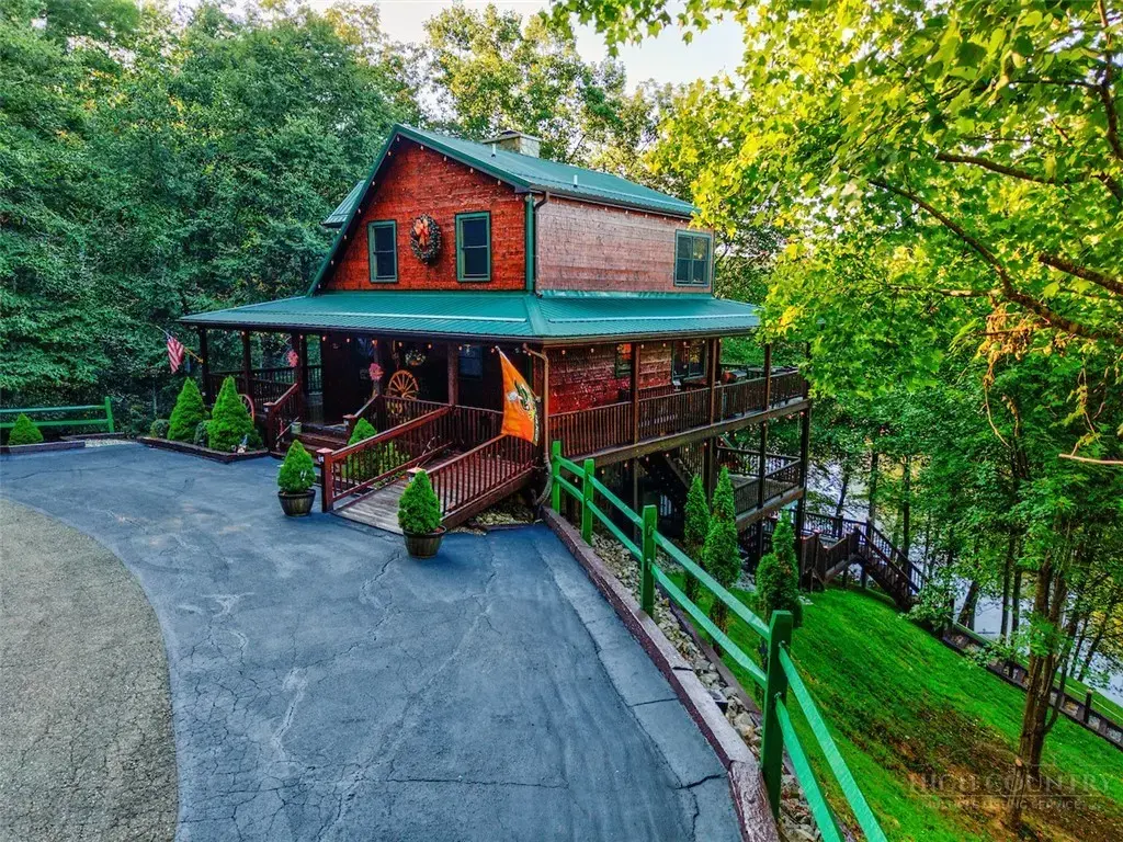 289 Spring Meadows Way, Piney Creek