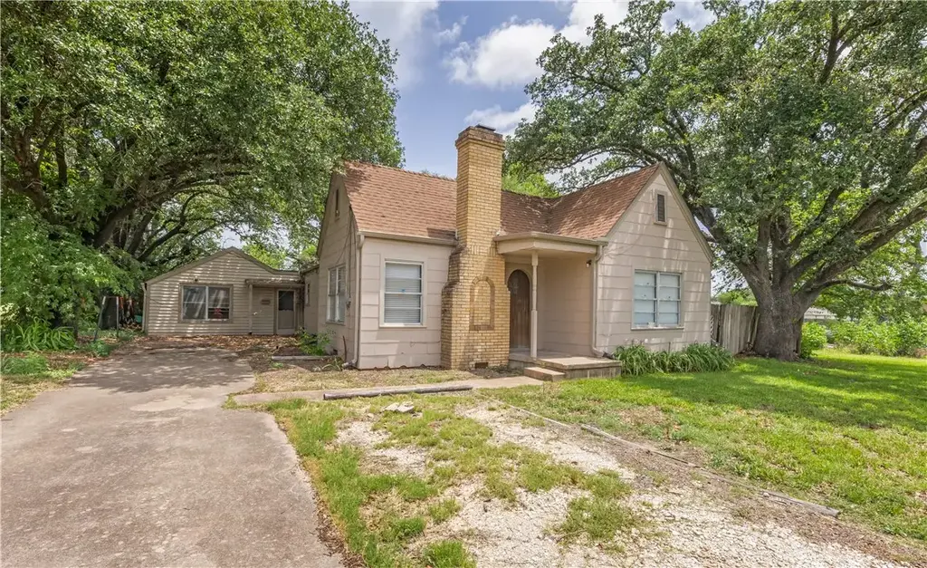 1545 E Wm J Bryan Parkway, Bryan