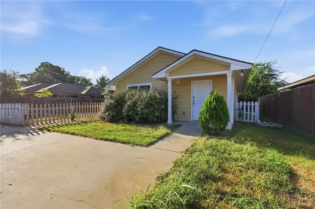 1511 W 28th St, Bryan