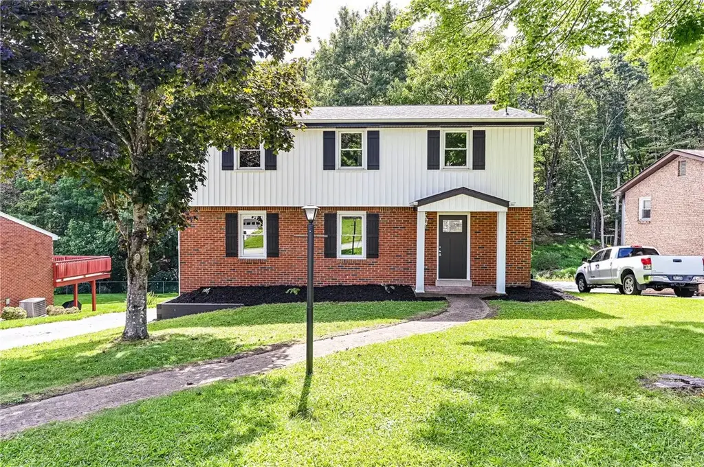 634 Stamford Drive , Hempfield