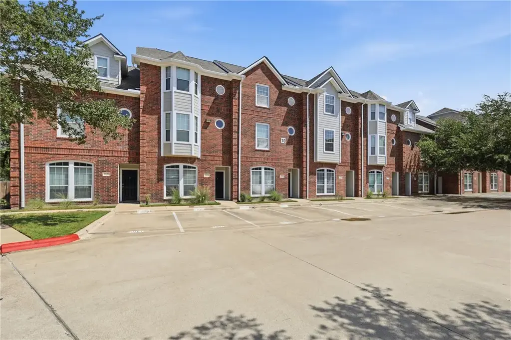 305 Holleman Drive E 1004, College Station