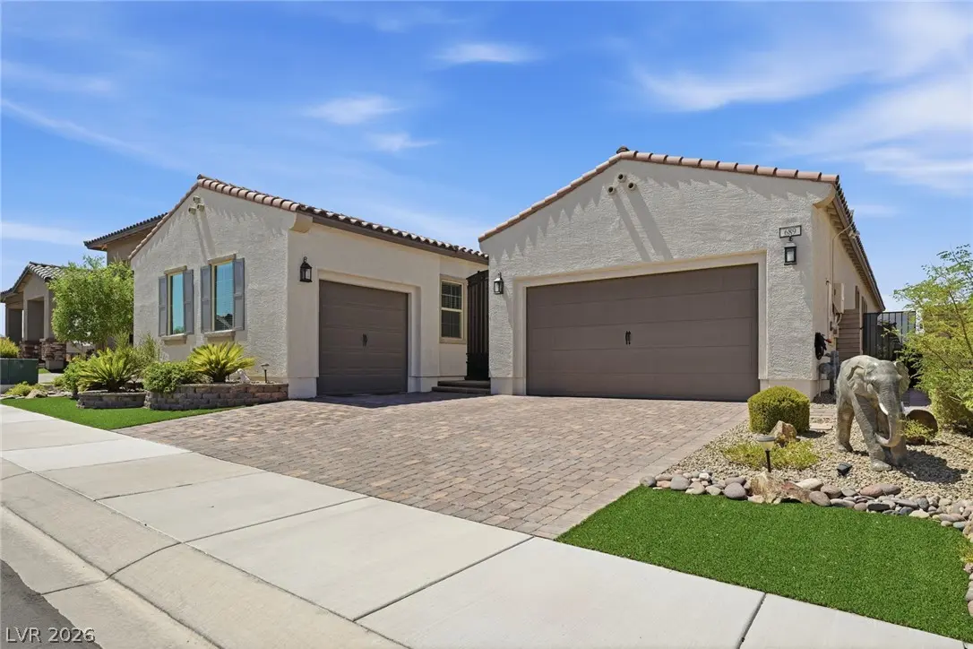 Photo of Listing #2811869