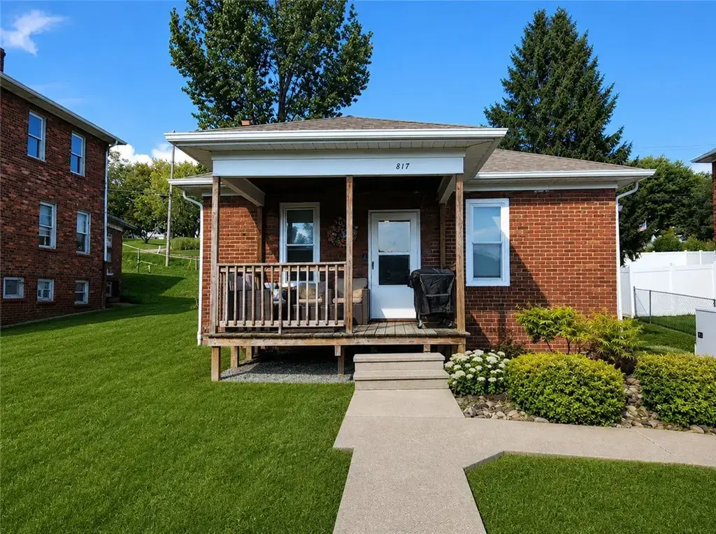 817 John Street , Smith