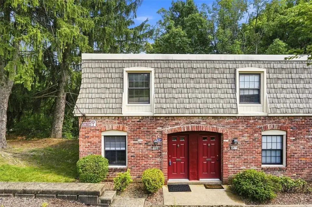 826 Carriage Circle , Pennsbury
