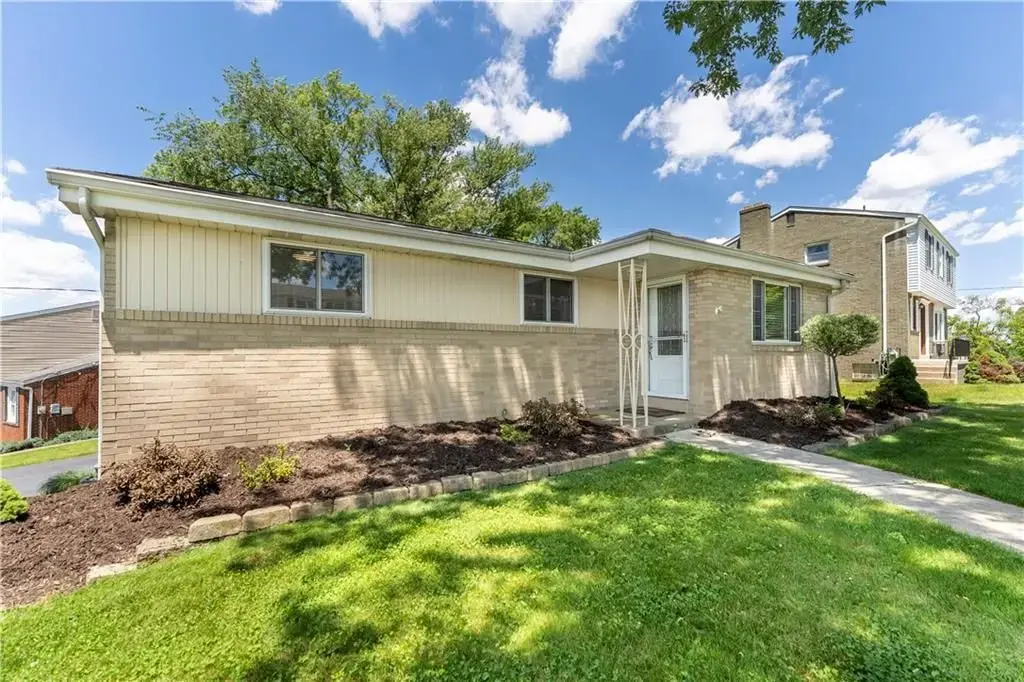 1296 Snee Drive , South Park