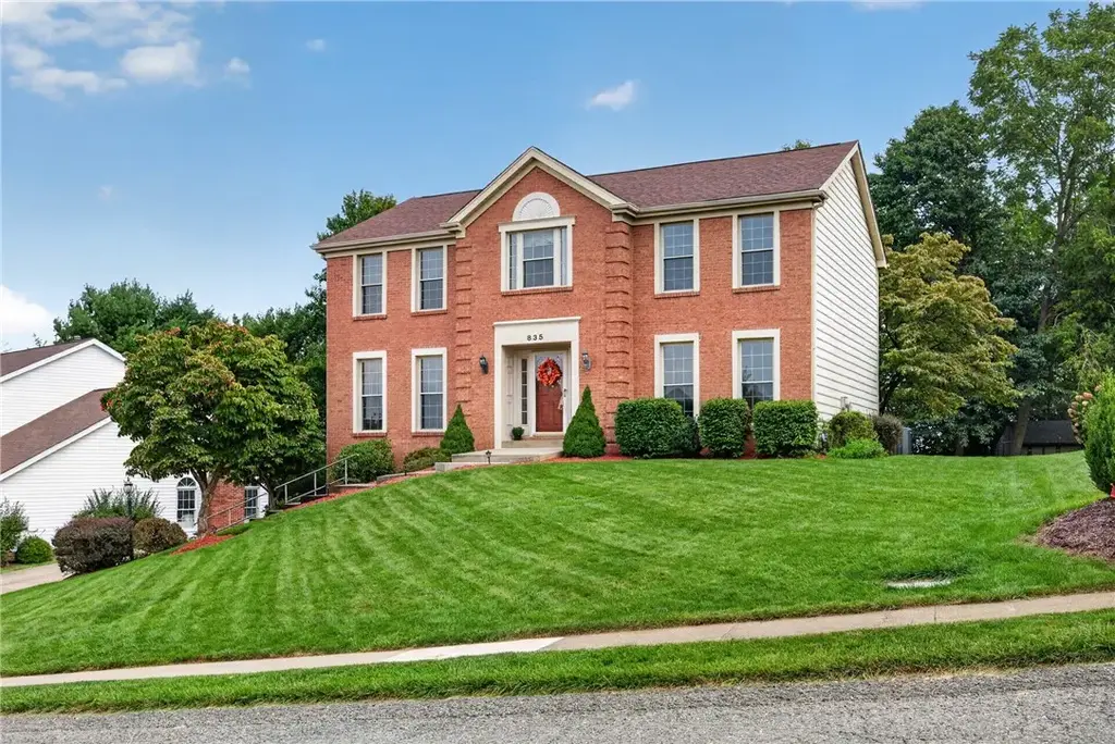 835 Boulder Drive , Bethel Park