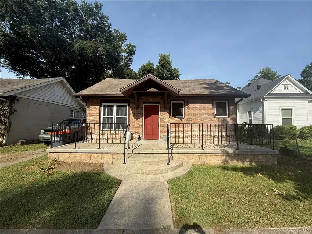 406 S Denver Avenue, Russellville