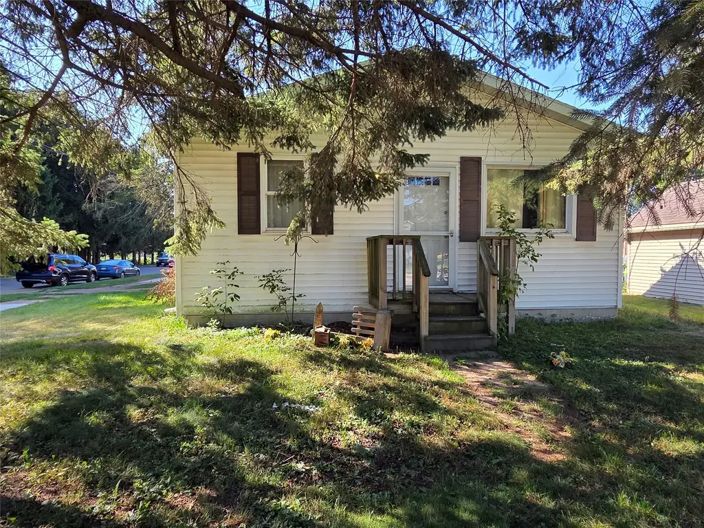 428 E School Street, Thorp