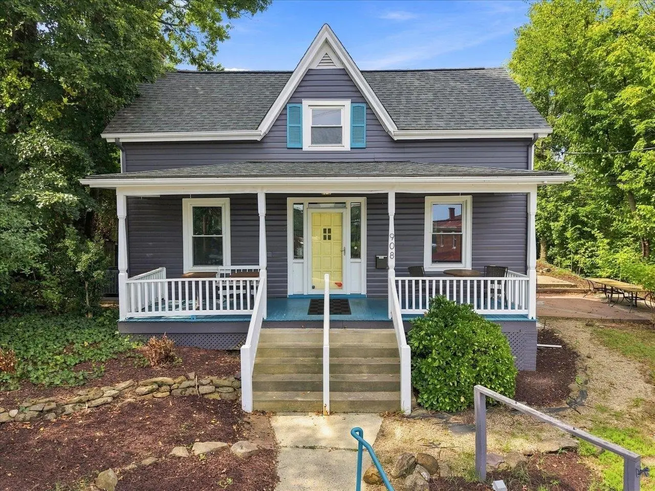 908 Main St W, Waynesboro