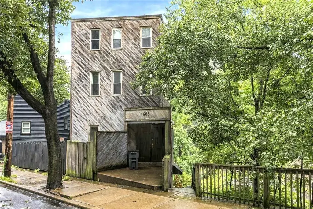 1685 Perrysville Avenue , Central North Side