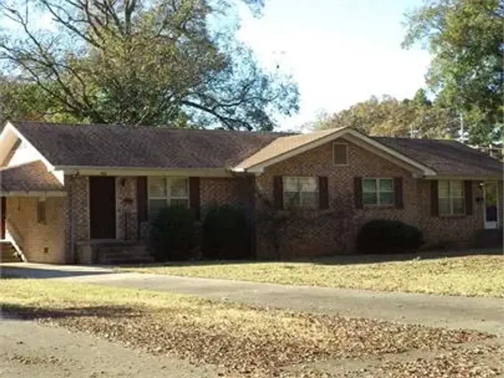 307 N Central Street, Clarksville