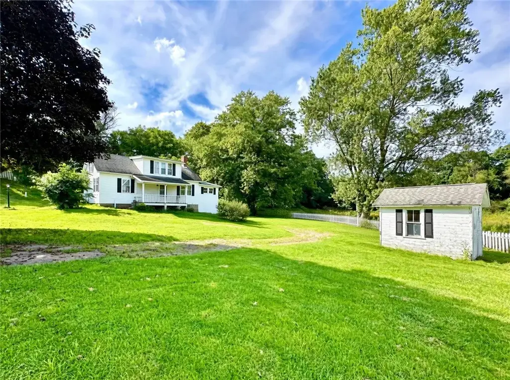 571 Lake Road, Washington