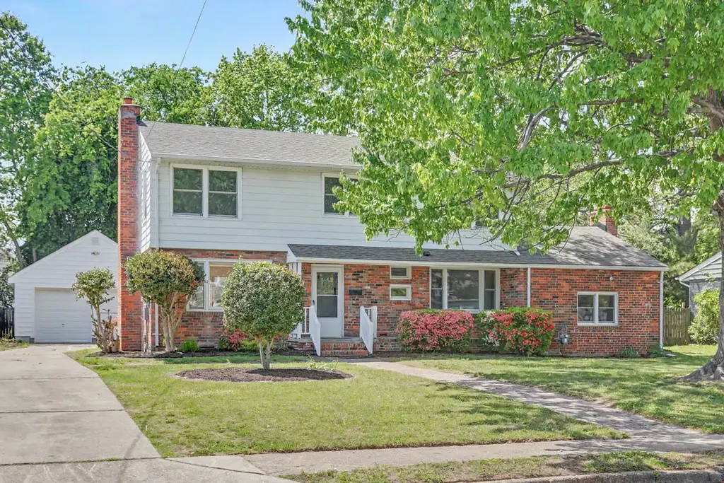 213 Brooke Drive, Hampton