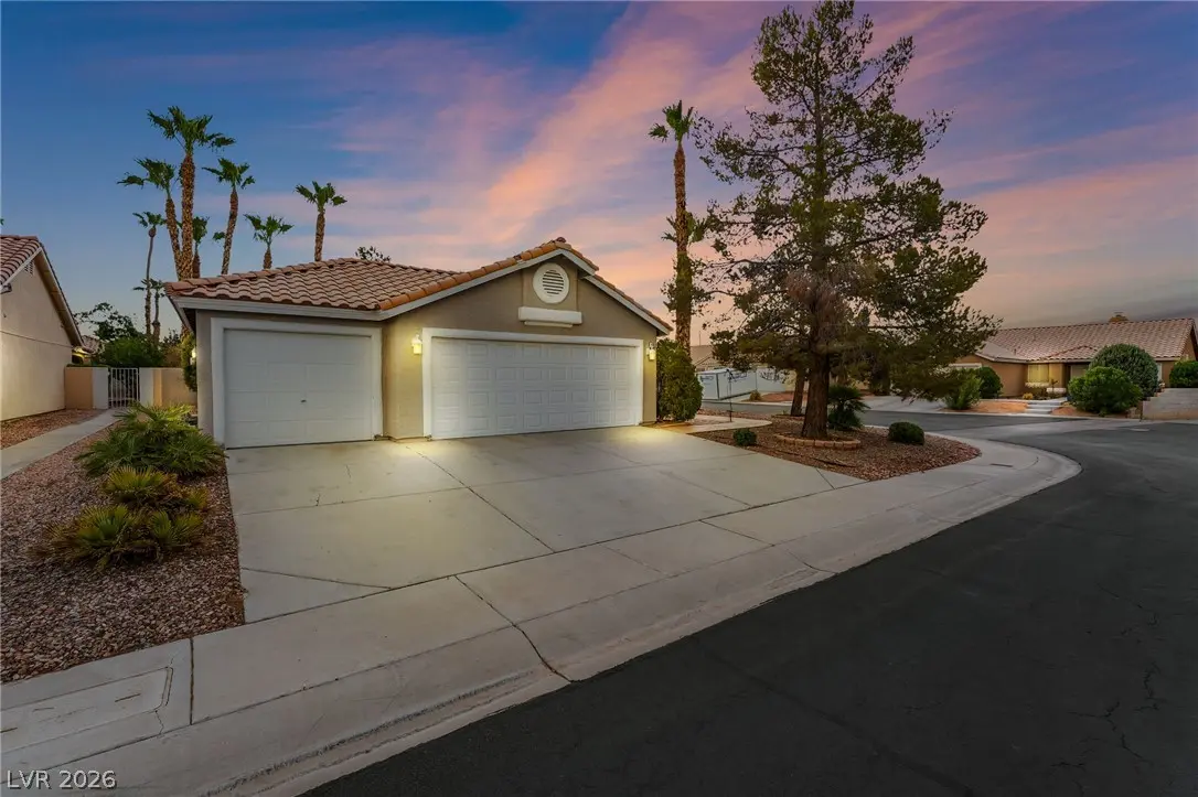 Photo of Listing #2813010