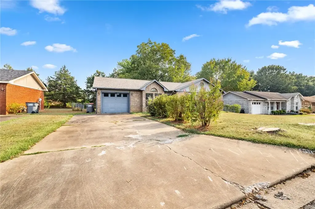 1503 Grand Oak Drive, Greenwood