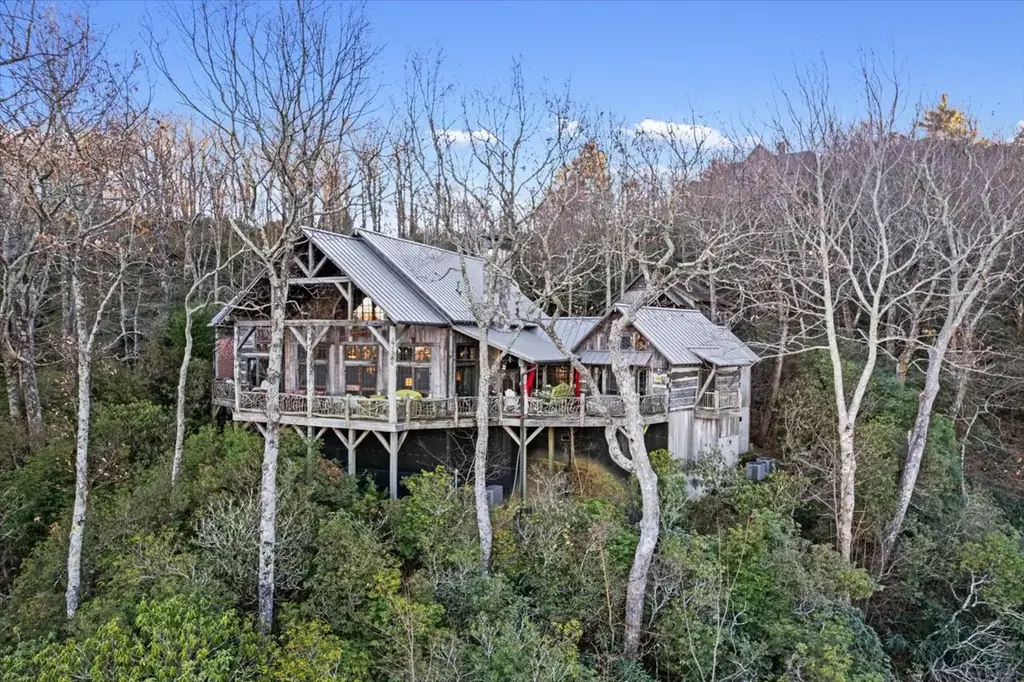 230 Toxaway Drive, Lake Toxaway