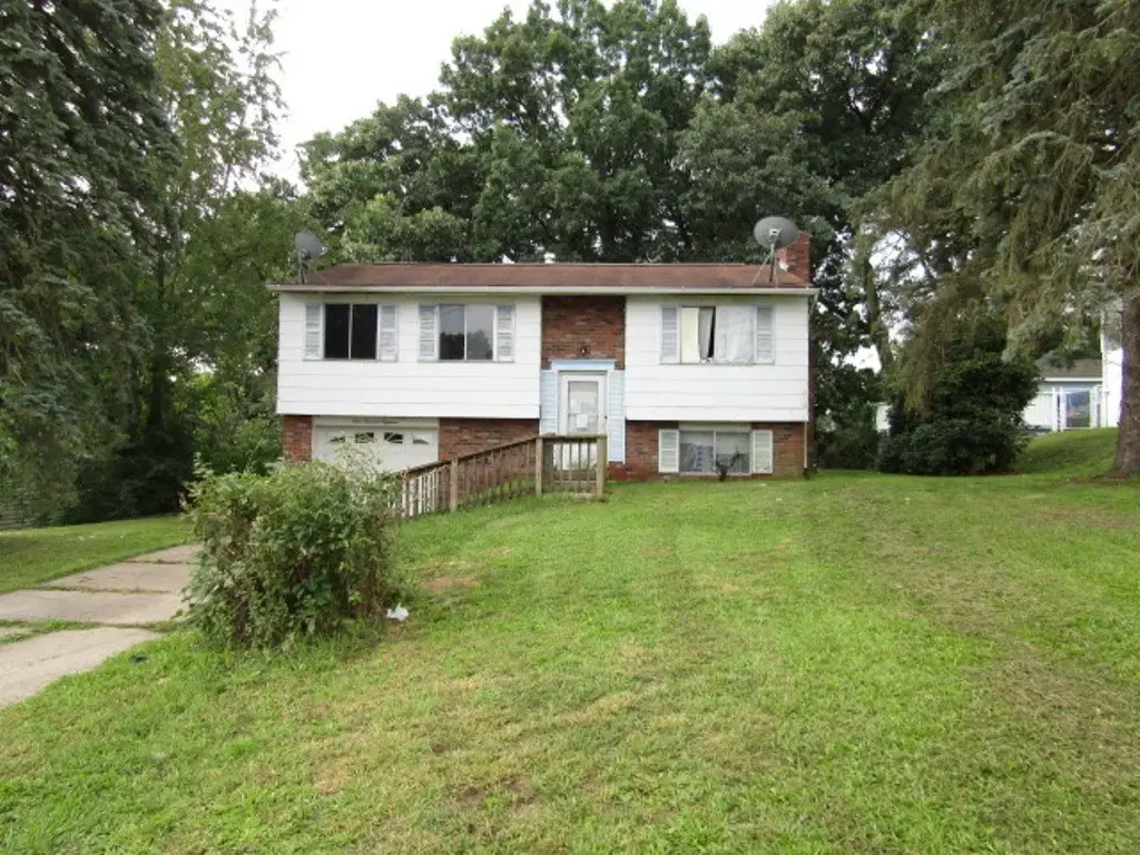 118 Warrencliff Drive , Center