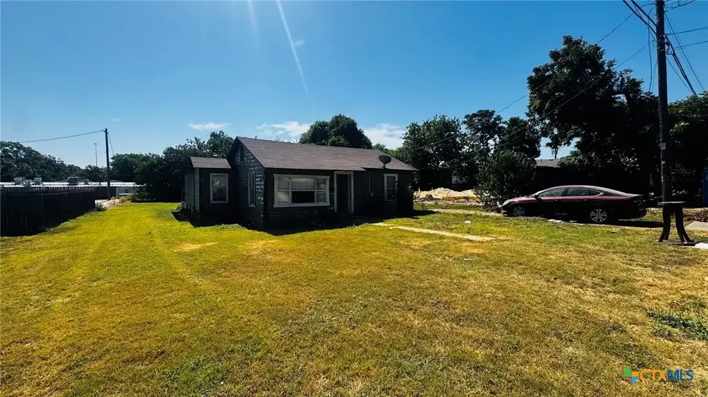 806 S Pearl Street, Belton