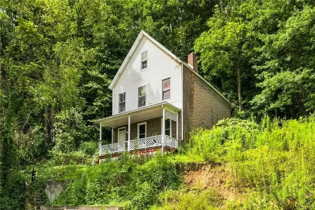 450 Card Avenue , Wilmerding