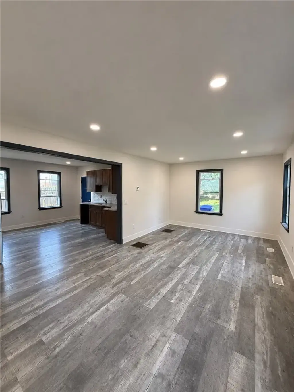 70 Clyde St # 1, West Warwick