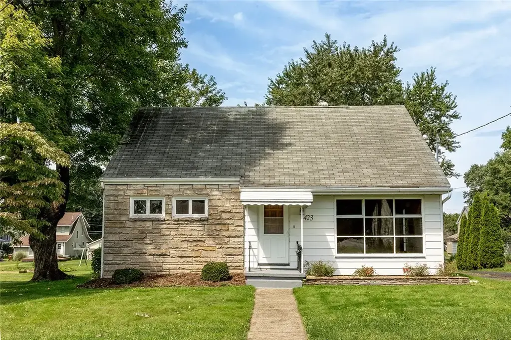 423 Flower Avenue , Grove City Boro
