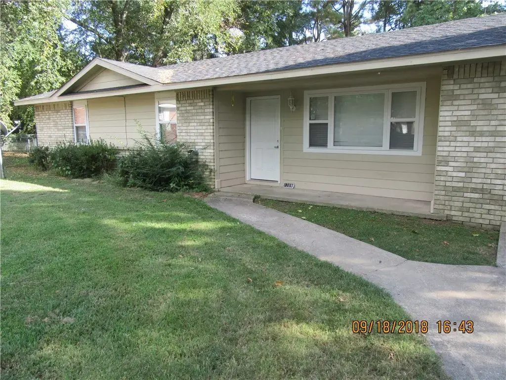 1209 S Prospect Circle, Siloam Springs