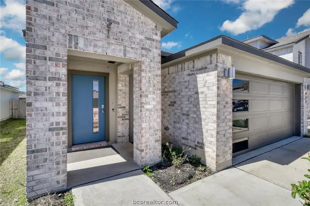 917 Kickapoo Lane, College Station