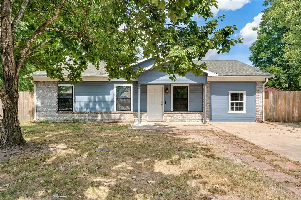 1260 Walnut Place, Elkins