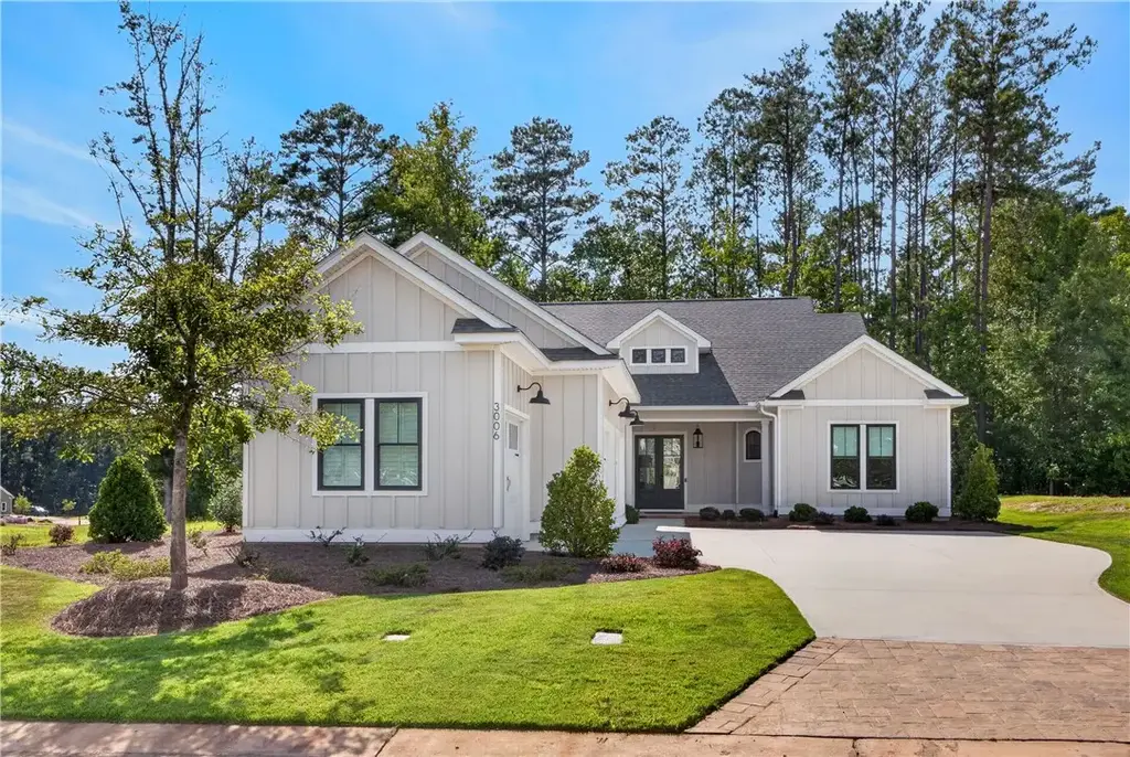 3006 National Village Pkwy, Opelika