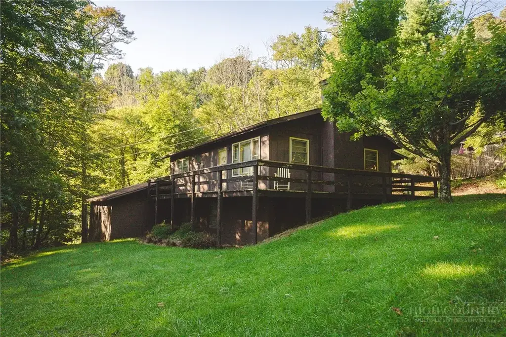 351 Lynn Hill Road, Boone