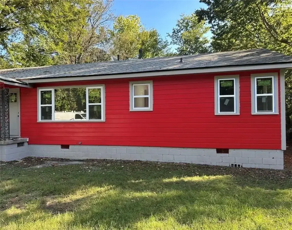 6 W Montgomery Street, Fayetteville