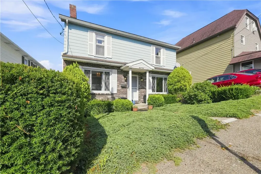 202 Lowell Street , Vandergrift