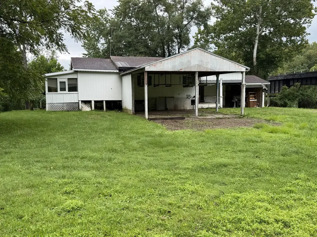 103 New Geneva Road, Springhill