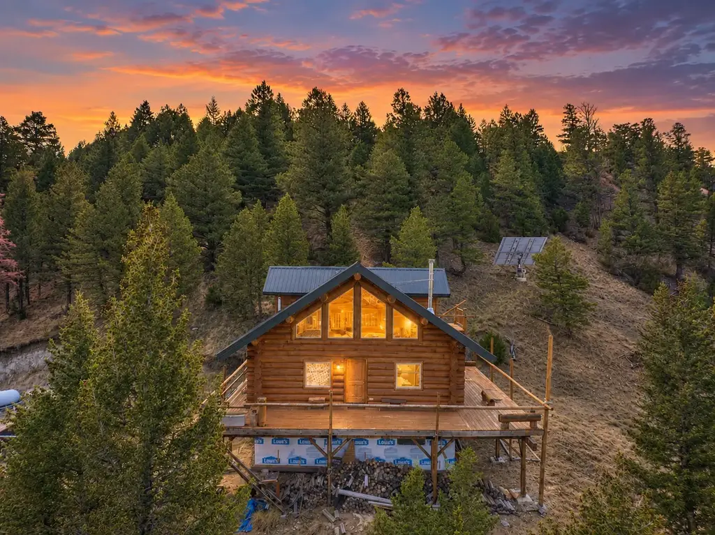420 Crow Road, Garrison