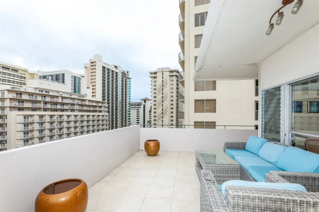 (unit #1101) 247 Beach Walk, Honolulu