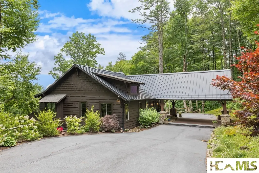 354 Flat Mountain Estates Road, Highlands