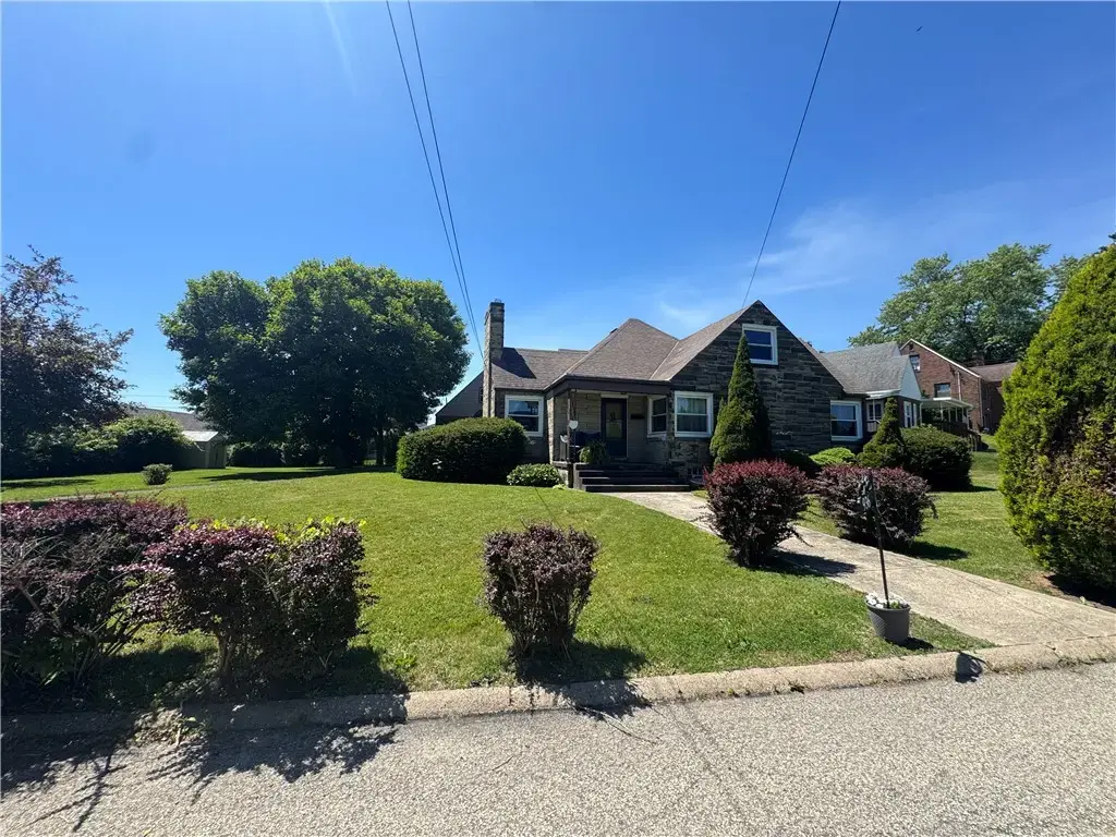 936 Gary Avenue , Clairton
