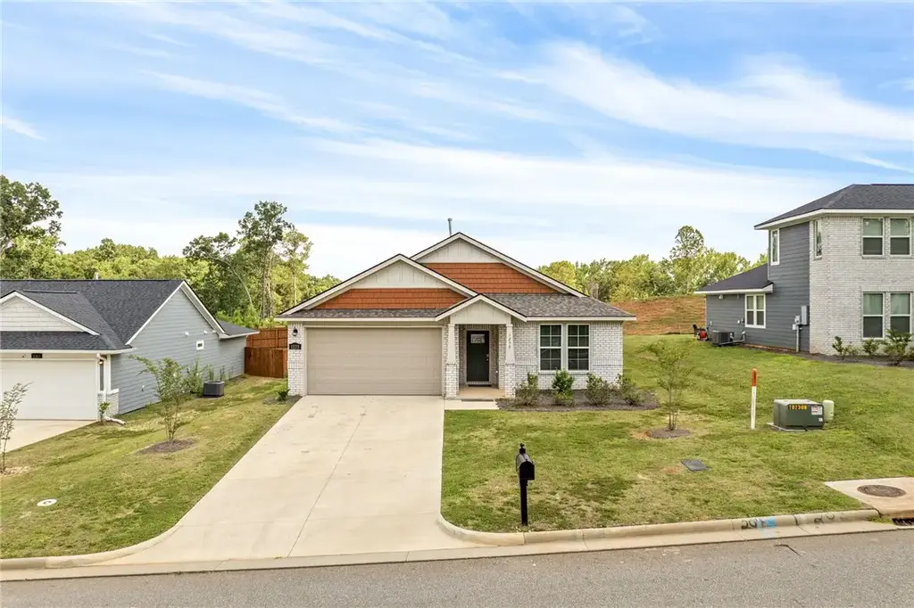 1275 Cres Blvd, Auburn