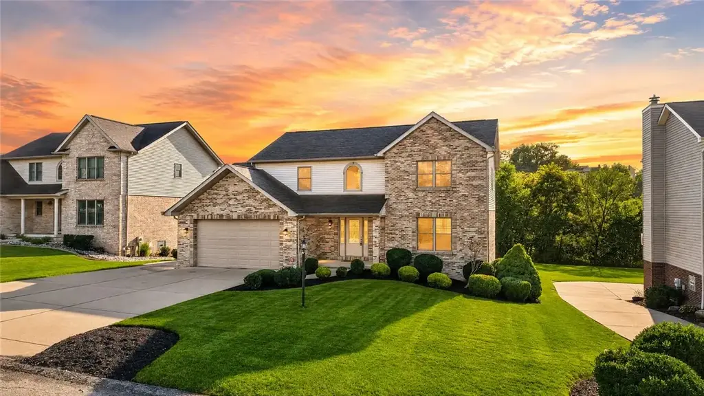 1329 Samantha Way, North Huntingdon