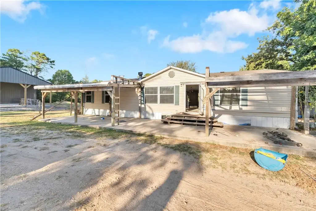 3095 Waukesha, Siloam Springs